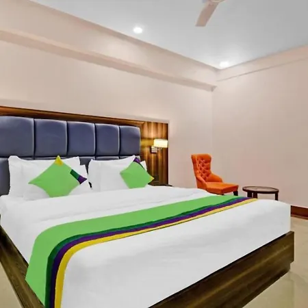 Hotel Premium Family Room By Star Taj - Near Taj Mahal